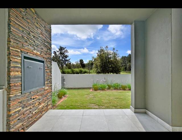 2 BEDROOM APARTMENT FOR SALE IN EYE OF AFRICA